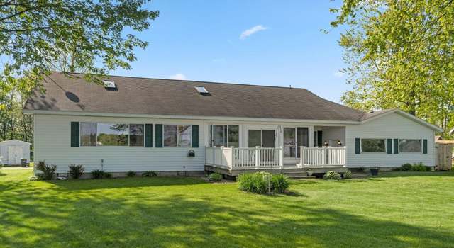 Photo of 0251 E Lakeview Dr, Wawaka, IN 46794