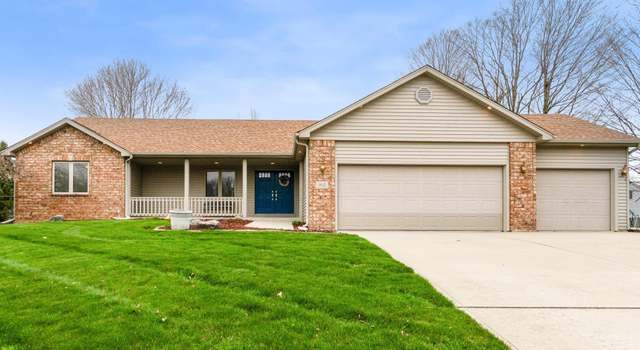 Photo of 912 E Hawthorn Ln, Columbia City, IN 46725