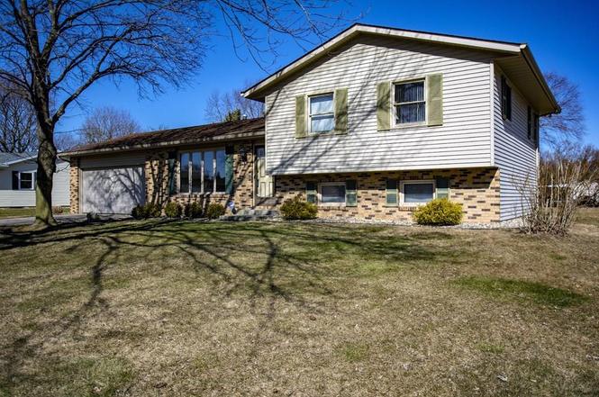 a♡ 27461 Lamplighter Ln, Elkhart, IN 46514 | Redfin