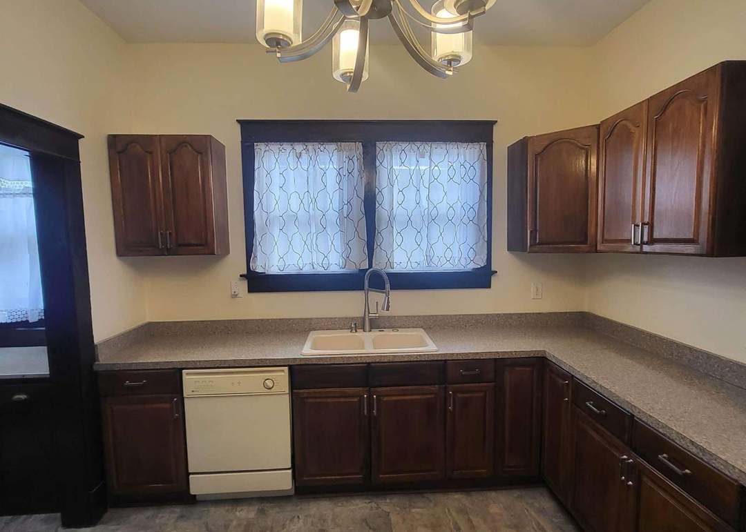 1021 E Blackford Ave, Evansville, IN 47714