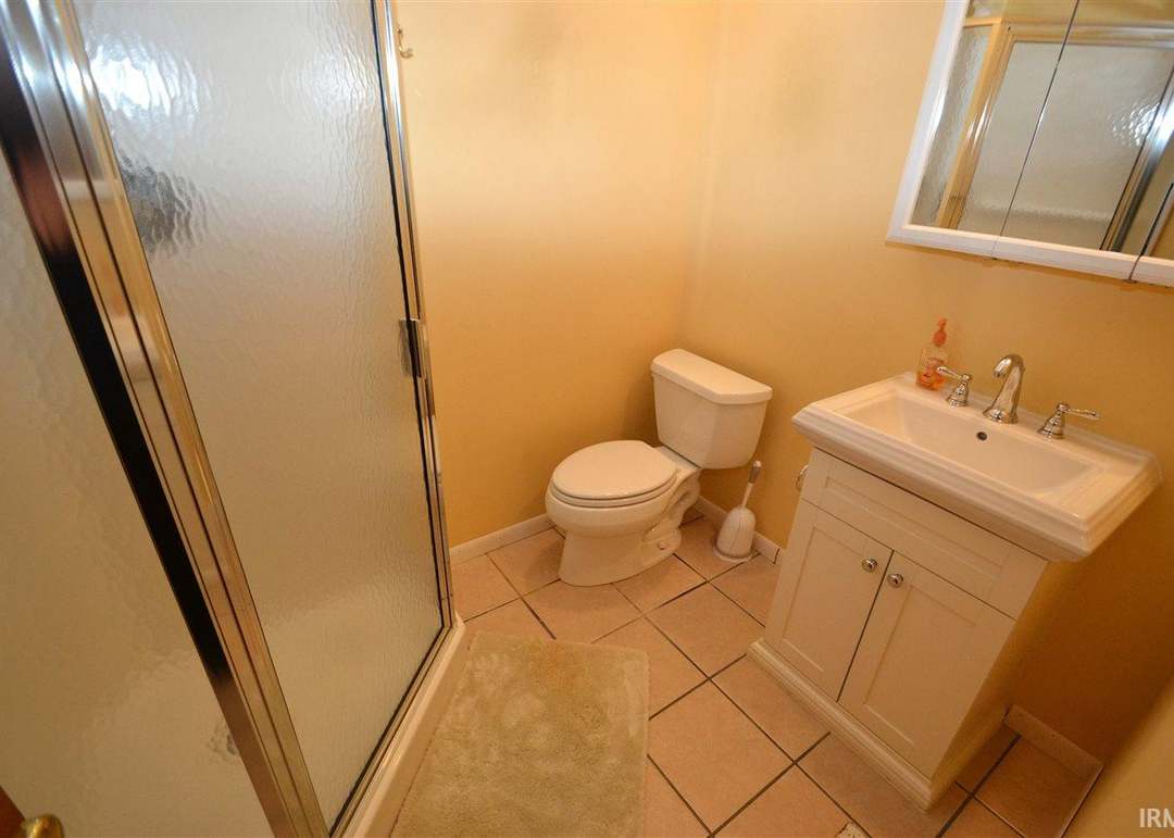 501 N Meadow Ln, Hartford City, IN 47348
