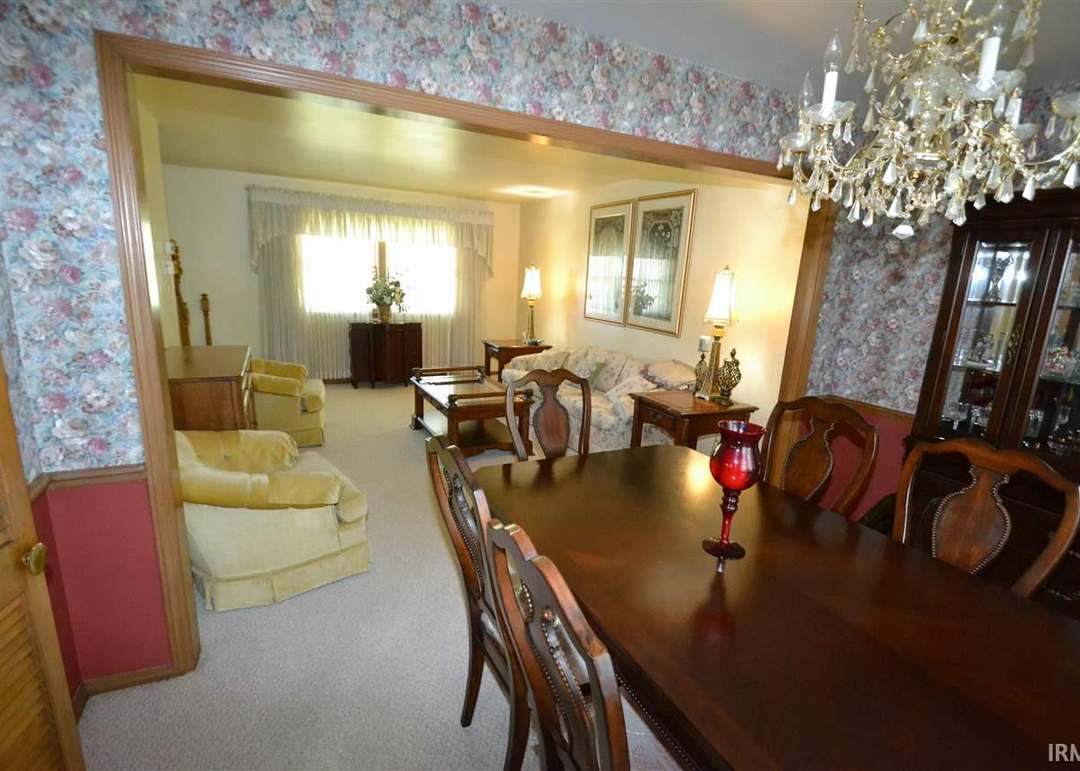 501 N Meadow Ln, Hartford City, IN 47348