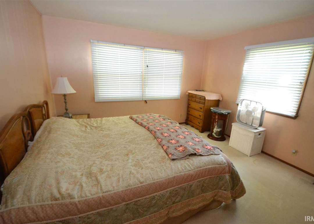 501 N Meadow Ln, Hartford City, IN 47348