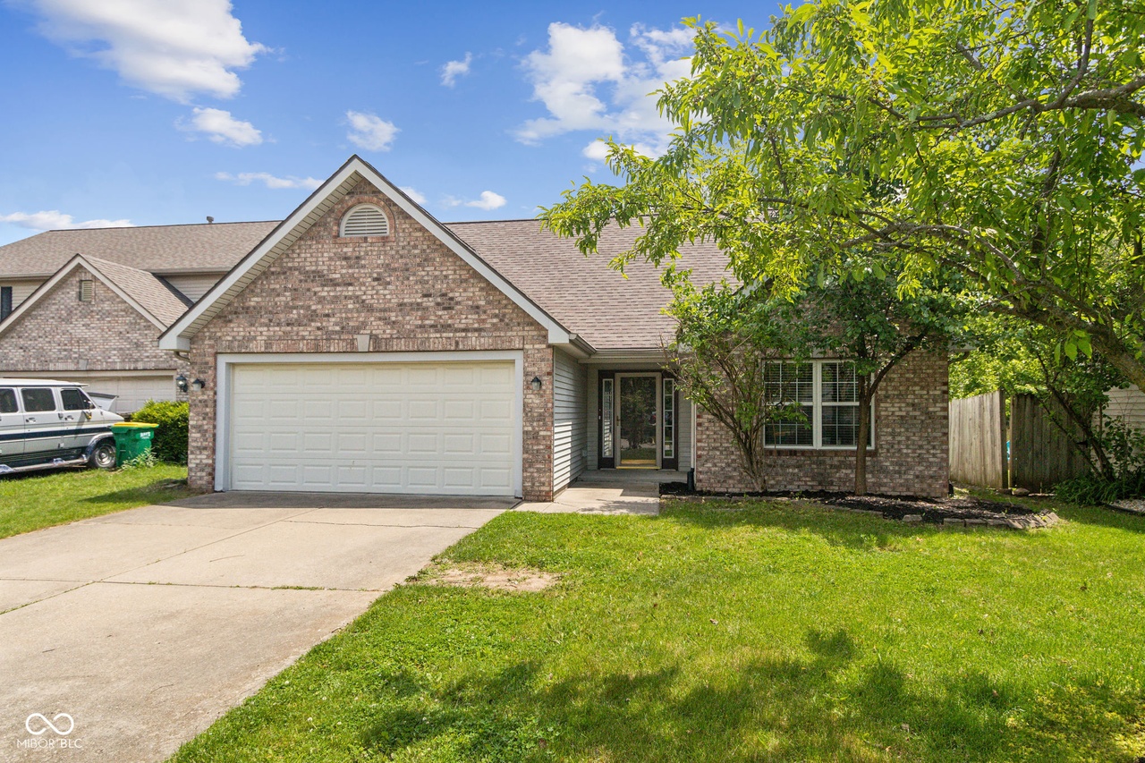 ■Mikuru■ 14911 Silver Thorne Way, Carmel, IN 46033 | For Sale