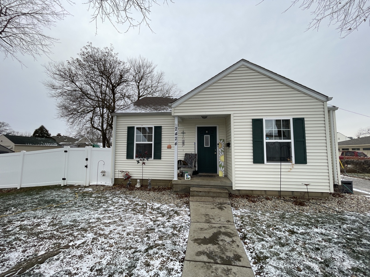 2424 N Cherry St, Columbus, IN 47201 | MLS# 21959833 | Redfin