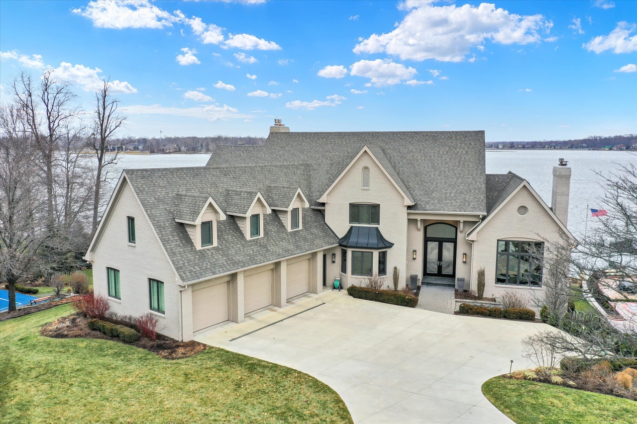 9158 Admirals Pointe Ct, Indianapolis, IN 46236 | MLS# 21907885 | Redfin