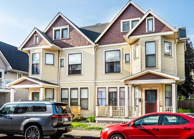 Property at 213 E 15th St, Indianapolis, IN 46202, 3 beds, 3.5 baths