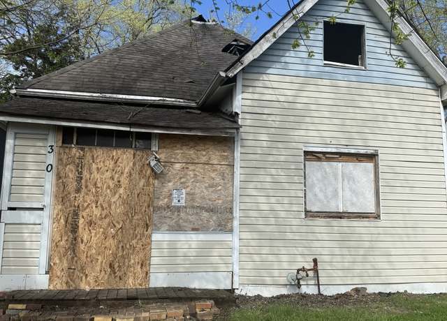 Property at 330 N Lasalle St, Indianapolis, IN 46201, 2 beds, 1 bath