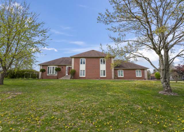 Property at 8031 Edgewood Ct, Plainfield, IN 46168, 4 beds, 2 baths