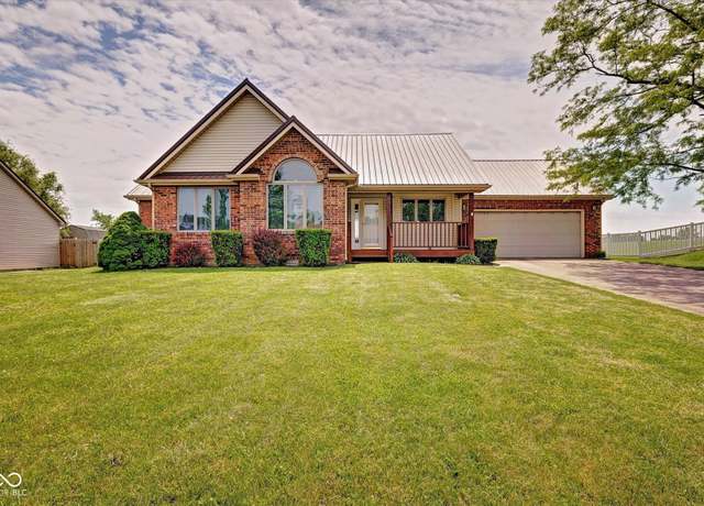 Property at 1019 Zona Dr, Rushville, IN 46173, 3 beds, 2 baths