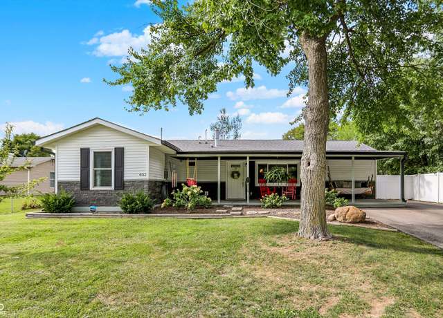 Property at 652 Mooreland Dr, Whiteland, IN 46184, 3 beds, 2 baths