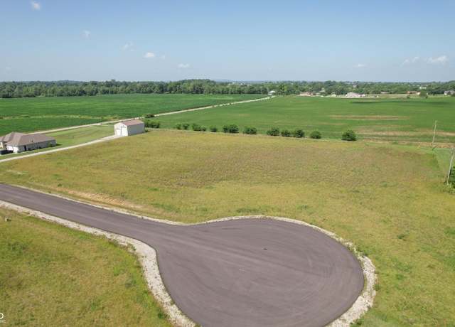 Property at 10308 Shamrock Ct, Seymour, IN 47274