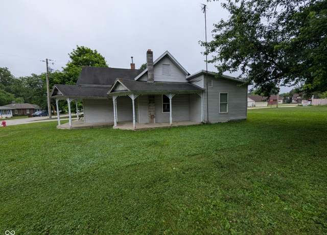 Property at 204 S Lafayette St, Cloverdale, IN 46120, 2 beds, 1 bath