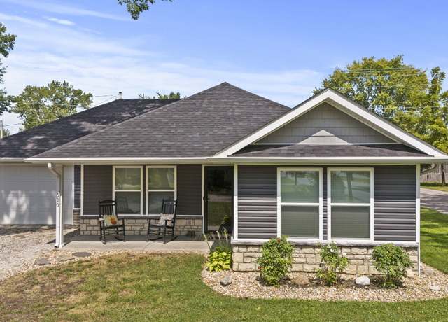 Property at 516 W Green St, Scottsburg, IN 47170, 3 beds, 2 baths