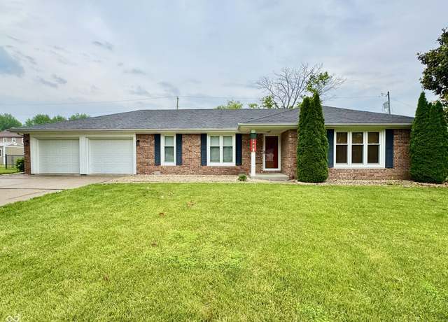 Property at 584 Camelot Dr, Seymour, IN 47274, 3 beds, 2.5 baths