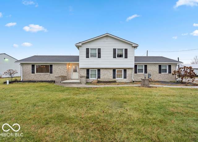 Property at 5324 E 400 S, Kokomo, IN 46902, 4 beds, 2.5 baths
