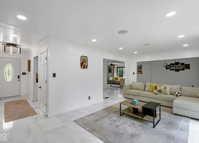 Property at 3141 Citadel Ct, Indianapolis, IN 46268, 3 beds, 2 baths