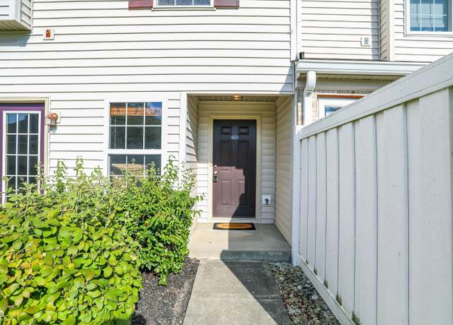 Property at 11474 Clay Ct #102, Fishers, IN 46037, 2 beds, 2.5 baths
