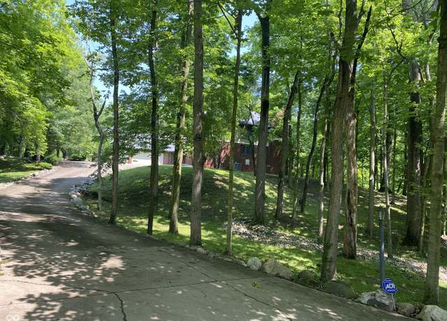 Property at 5530 Shawnee Trail South Dr, Indianapolis, IN 46220, 4 beds, 4.5 baths