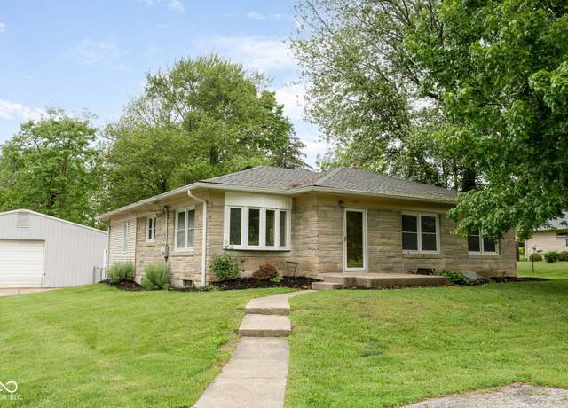 Property at 840 N Indiana St, Mooresville, IN 46158, 3 beds, 1 bath