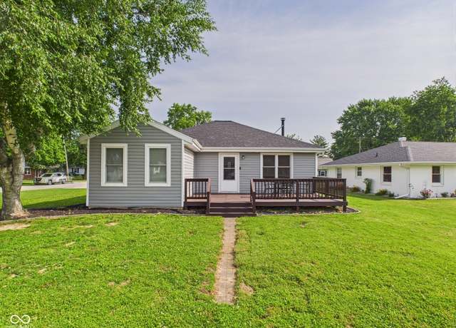Property at 624 10th St, Chesterfield, IN 46017, 3 beds, 2 baths