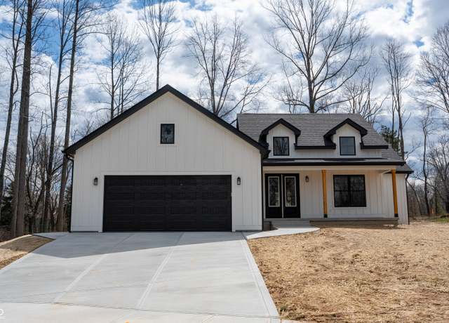 Property at 5123 Oak Ridge Pl, Columbus, IN 47201, 3 beds, 2 baths