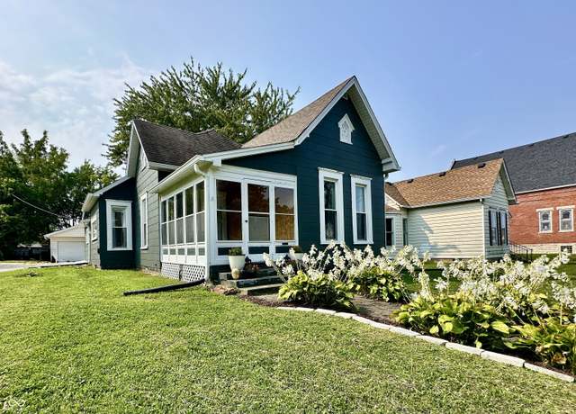 Property at 191 W Broadway St, Greenwood, IN 46142, 3 beds, 2 baths