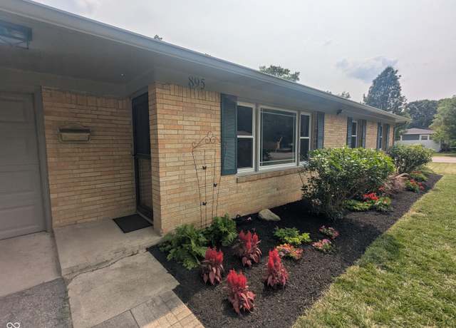 Property at 895 W Poplar St, Zionsville, IN 46077, 3 beds, 1 bath