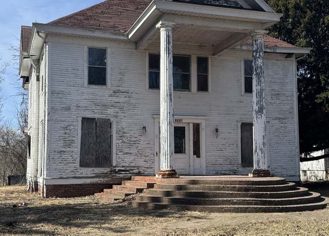 Property at 1359 N Jefferson St, Montezuma, IN 47862, 6 beds, 2 baths