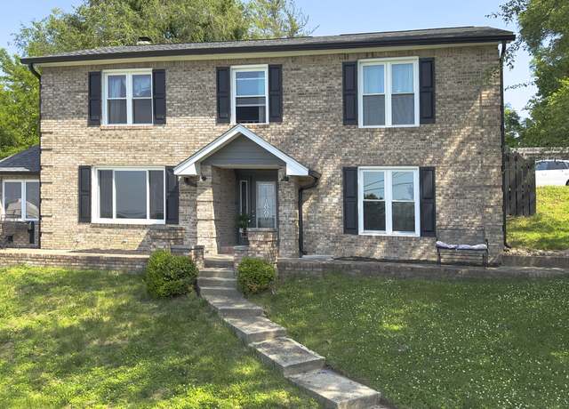 Property at 80 E College Ave, Martinsville, IN 46151, 3 beds, 2.5 baths