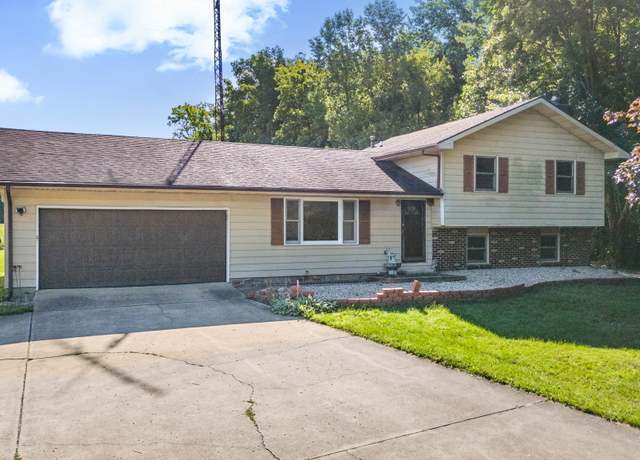 Property at 2017 N Meridian Rd, Peru, IN 46970, 3 beds, 2.5 baths