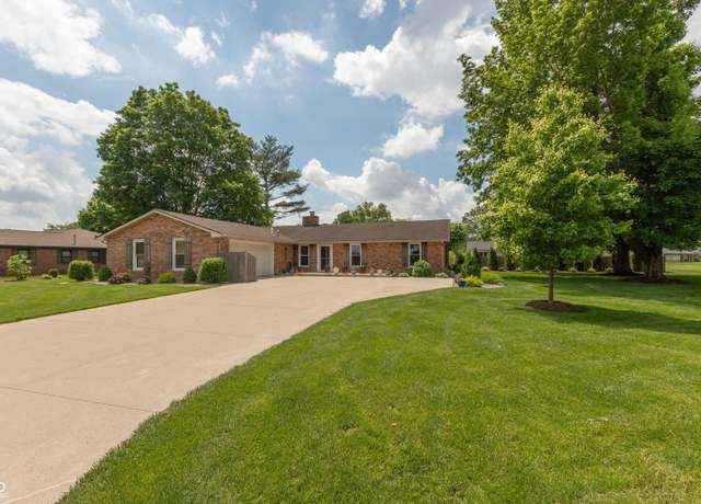 Property at 1541 Stadium Dr, Seymour, IN 47274, 3 beds, 2.5 baths
