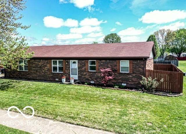 Property at 1355 Ash Ct, Martinsville, IN 46151, 3 beds, 2 baths