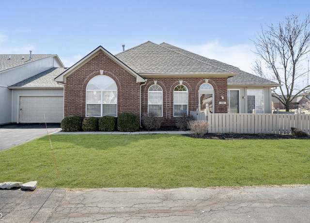 Property at 2811 Grandview Ln, Greenwood, IN 46143, 2 beds, 2 baths