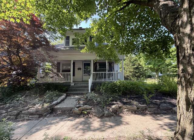 Property at 495 W Walnut St, Zionsville, IN 46077, 2 beds, 1 bath