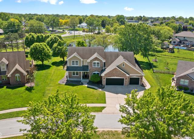 Property at 28 Hudson Bay Ln, Greenwood, IN 46142, 5 beds, 3.5 baths