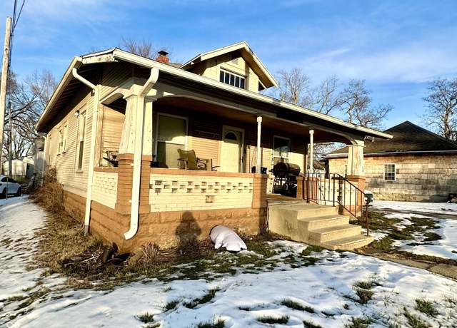 Property at 808 S Burlington Dr, Muncie, IN 47302, 2 beds, 1 bath