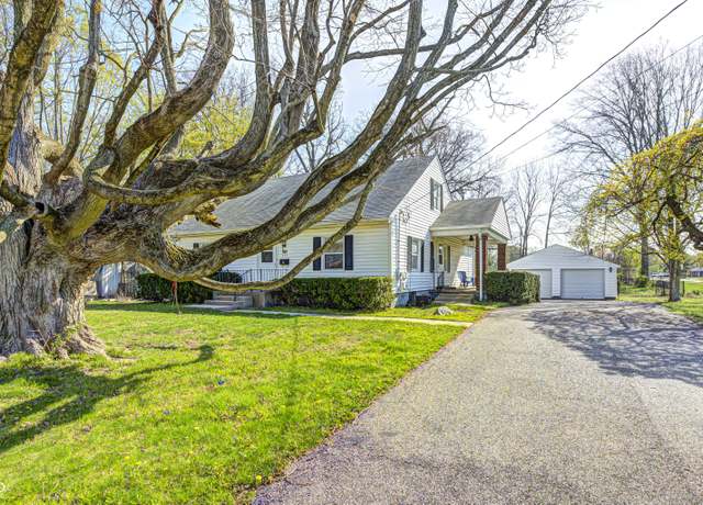 Property at 333 N Jefferson St, Brownsburg, IN 46112, 5 beds, 2 baths
