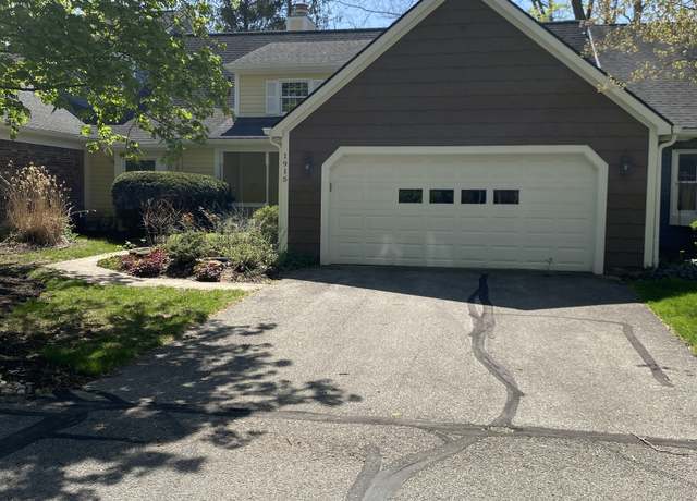 Property at 1915 Seaport Dr, Indianapolis, IN 46240, 3 beds, 2.5 baths