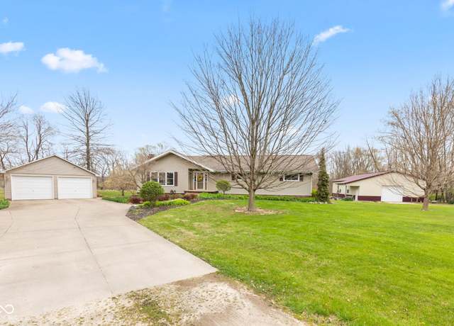 Property at 1301 N Maple St, Veedersburg, IN 47987, 3 beds, 2 baths
