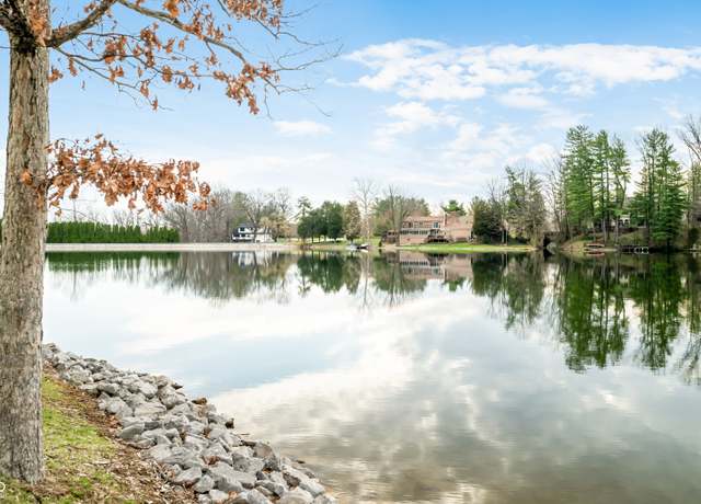Property at 1927 E Derby Ct, Martinsville, IN 46151, 3 beds, 3 baths