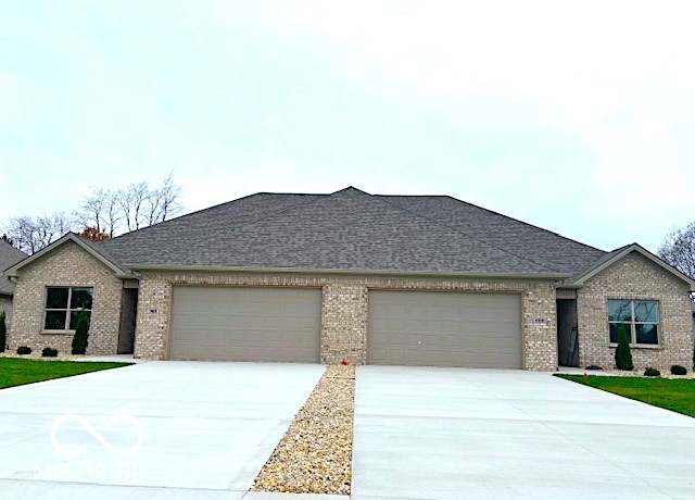 Property at 980 Paris Dr, Franklin, IN 46131, 3 beds, 2 baths
