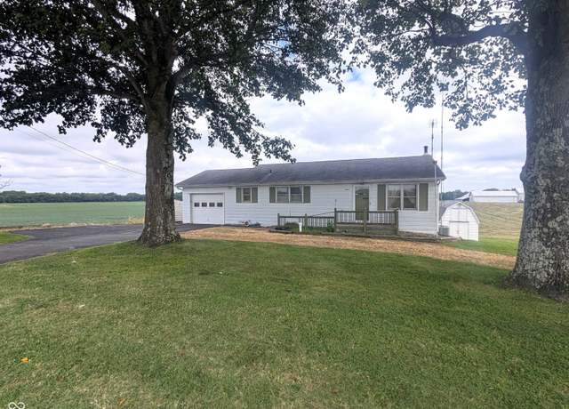 Property at 6204 E 50 N, Columbus, IN 47203, 3 beds, 2 baths