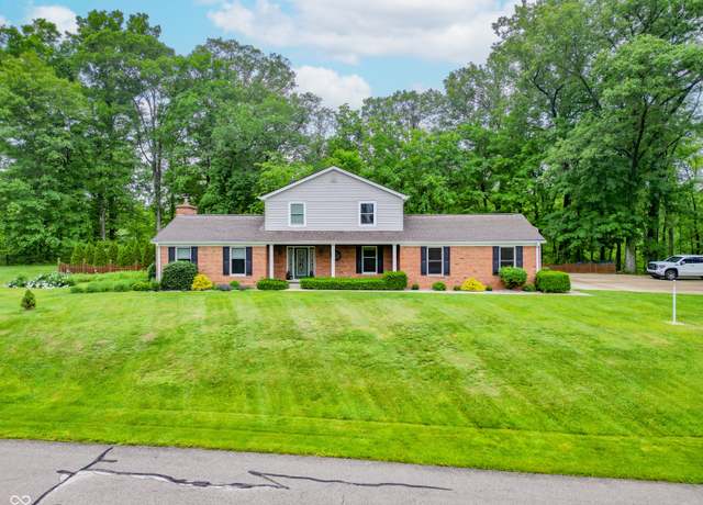 Property at 8772 W Evergreen Dr, Columbus, IN 47201, 4 beds, 4 baths
