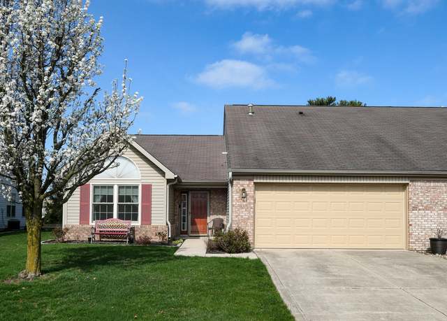 Property at 1304 Vicksburg Dr S, Greenwood, IN 46143, 2 beds, 2 baths