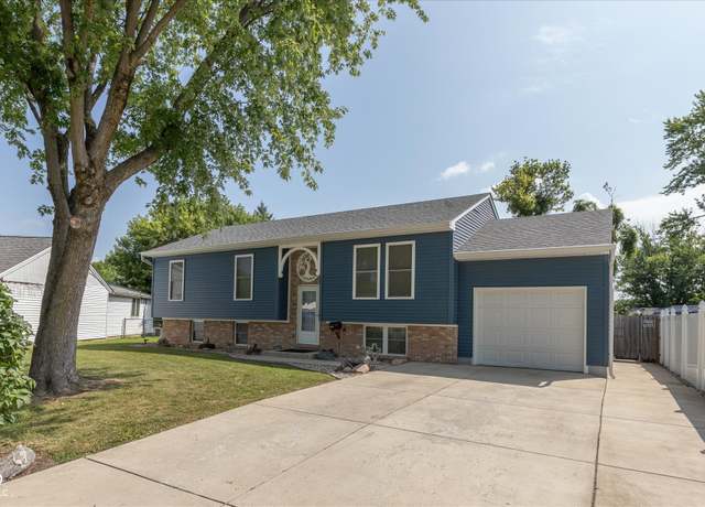 Property at 1037 Delwood Dr, Mooresville, IN 46158, 3 beds, 2.5 baths