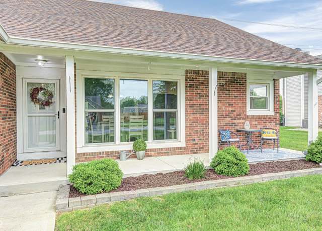 Property at 555 Echo Bend Blvd, Greenwood, IN 46142, 3 beds, 2 baths