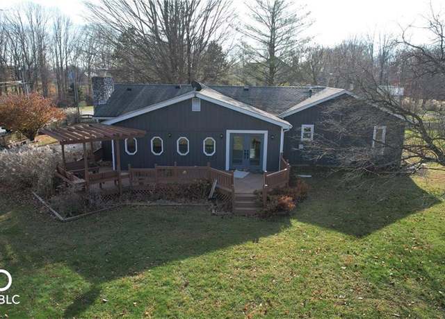 Property at 5353 S Holiday Dr, Crawfordsville, IN 47933, 3 beds, 2 baths