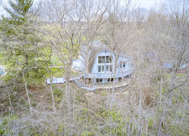 Property at 1907 N Washington St, Danville, IN 46122, 3 beds, 2.5 baths