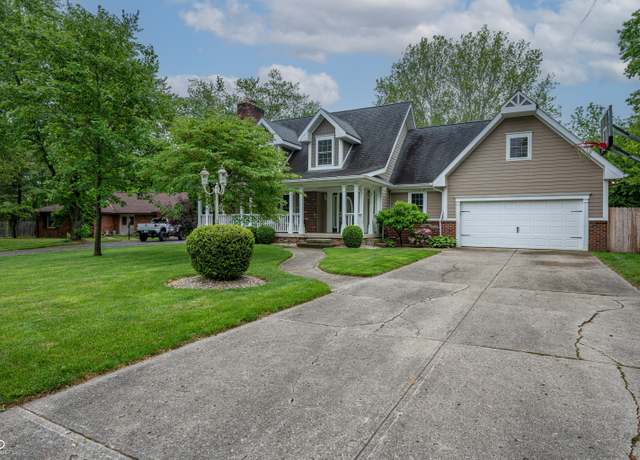 Property at 4013 Hillendale Dr, Greenwood, IN 46142, 4 beds, 3.5 baths